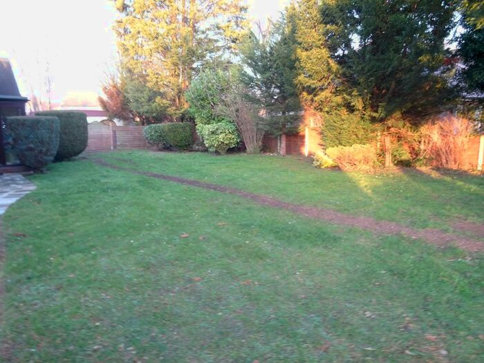 Studio To Rent In Cambridge Road, Rainham, Gillingham, Kent., ME8