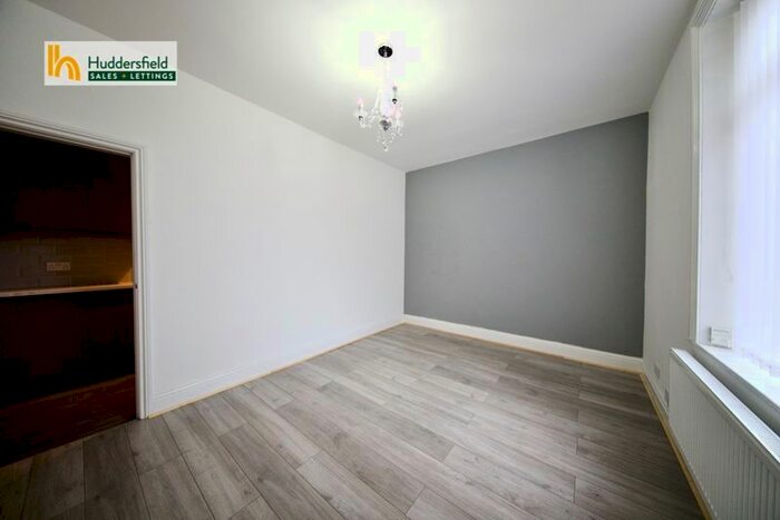 3 Bedroom Terraced House To Rent In Blacker Road North, Birkby, Huddersfield, HD1