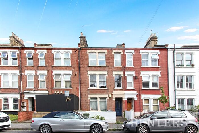 2 Bedroom Flat To Rent In Southwell Road, London, SE5