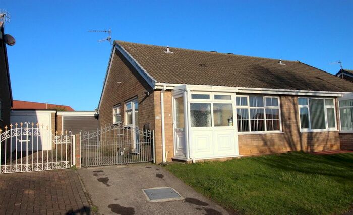 2 Bedroom Semi-Detached Bungalow To Rent In Overdale, Eastfield, Scarborough, YO11