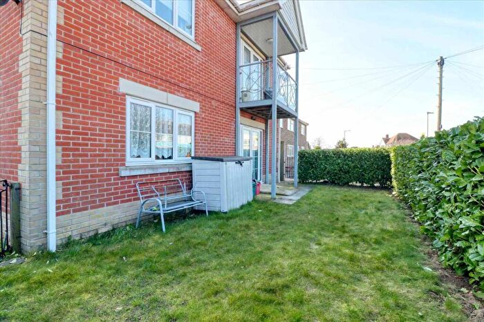 2 Bedroom Apartment For Sale In Sunnyside Mews, Holland On Sea, CO15