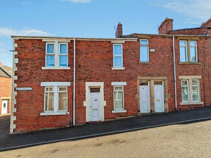 3 Bedroom Flat To Rent In Park Terrace, Swalwell, NE16