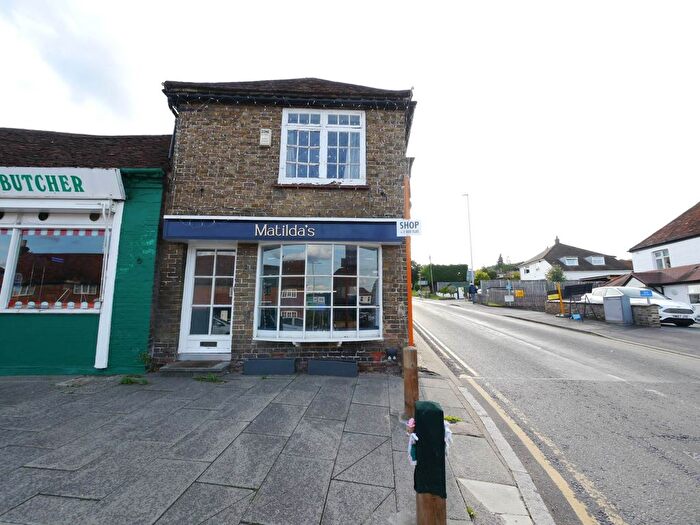 2 Bedroom End Of Terrace House To Rent In High Street, Kings Langley, WD4