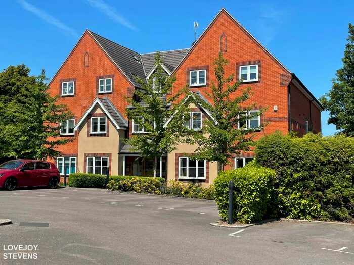 2 Bedroom Flat For Sale In Palmer House, Newbury, RG14
