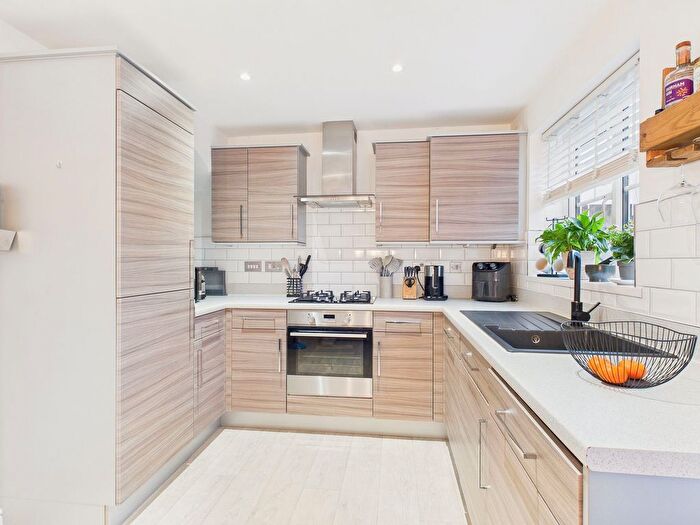 3 Bedroom End Terrace House For Sale In Angel Way, Birtley, DH3