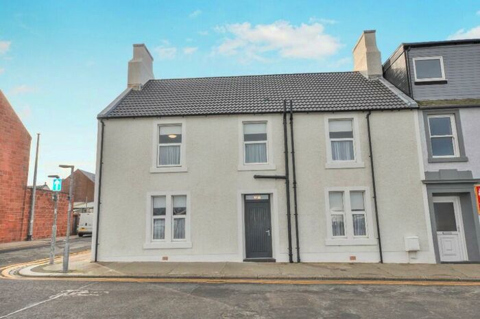 7 Bedroom End Of Terrace House For Sale In Knockcushan Street, Girvan, Ayrshire, KA26