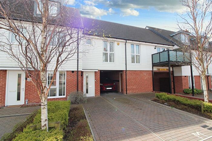 2 Bedroom Detached House For Sale In Repton Park, TN23