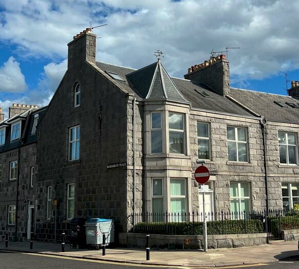 4 Bedroom Flat To Rent In Rosemount Place, First Floor, AB25