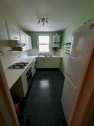 2 Bedroom Flat To Rent In Outram Road, Croydon, Surrey, CR0