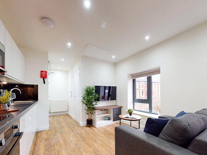 Apartment To Rent In Flat, Hyde Terrace #, LS2