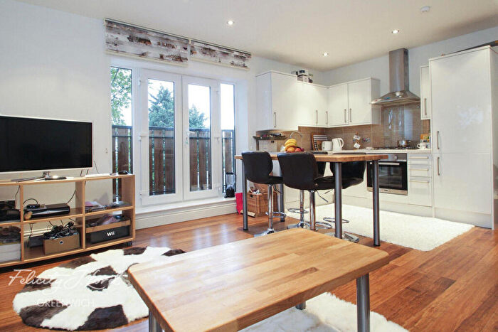 2 Bedroom Apartment To Rent In Bush Road, London, SE8