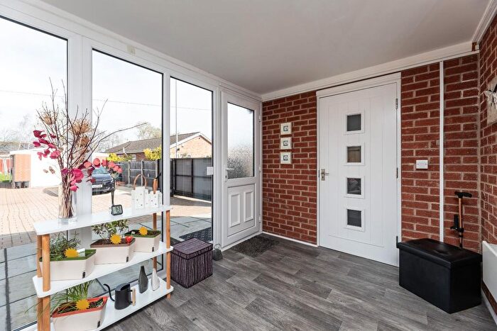 3 Bedroom Detached Bungalow For Sale In Middle Oxford Street, Castleford, WF10