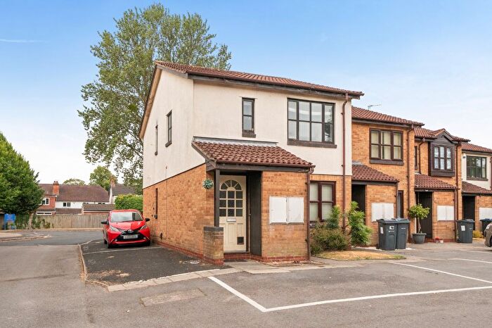 1 Bedroom Maisonette For Sale In Pembroke Way, Birmingham, West Midlands, B28