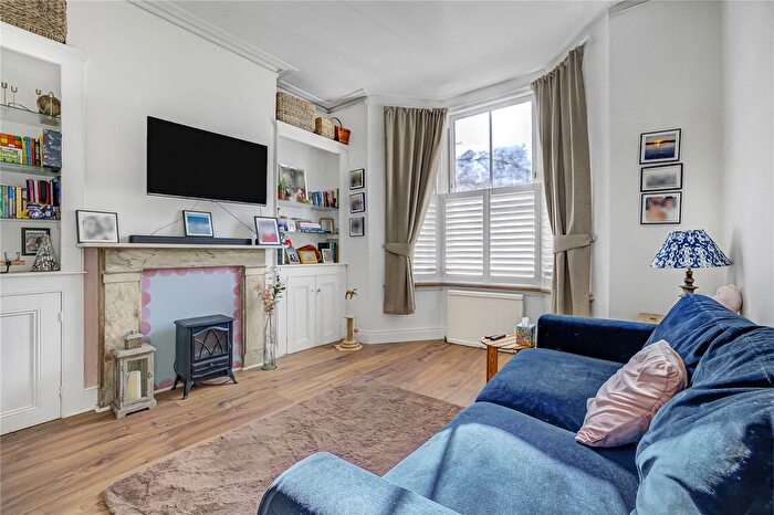 1 Bedroom Flat For Sale In Broughton Road, Fulham, London, SW6
