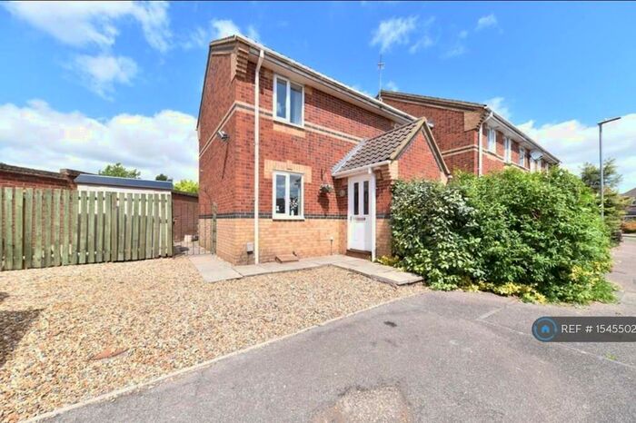 3 Bedroom End Of Terrace House To Rent In Augustus Gate, Stevenage, SG2