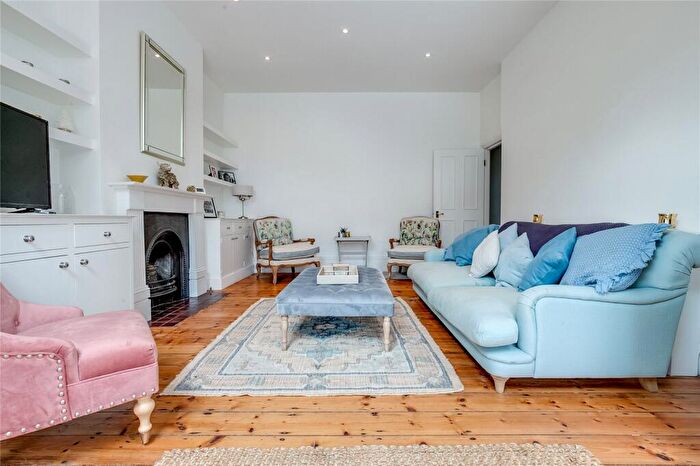 2 Bedroom Apartment To Rent In Broomwood Road, SW11