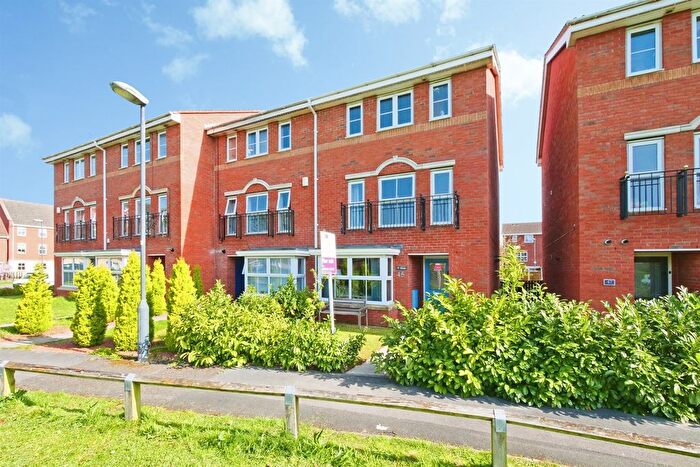 4 Bedroom Semi Detached House For Sale In Armstrong Way, York, YO30