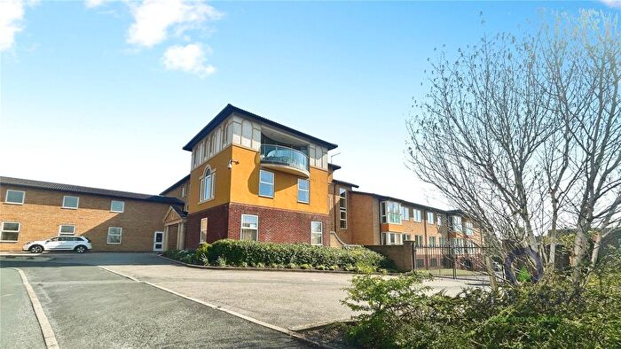 2 Bedroom Flat For Sale In Sienna Court, Chadderton, Oldham, Greater Manchester, OL9