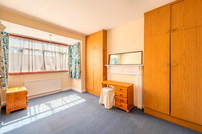 3 Bedroom Property To Rent In Lingwell Road, Tooting, London, SW17