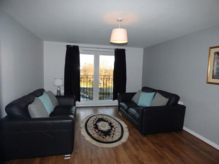 2 Bedroom Apartment To Rent In Shepherds Court, Gilesgate, DH1