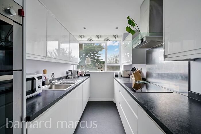 2 Bedroom Flat To Rent In Portinscale Road, London, SW15