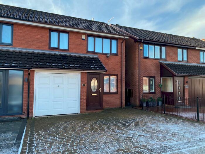 3 Bedroom House To Rent In Almonds Park, L12