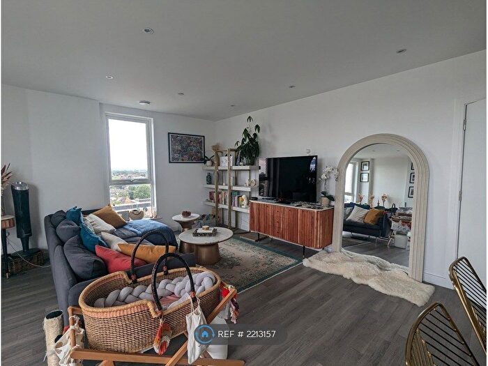 2 Bedroom Flat To Rent In Avenue Road, London, W3