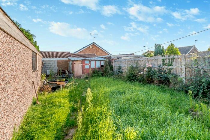 2 Bedroom Semi-Detached Bungalow For Sale In Station Road, Doncaster, South Yorkshire, DN7