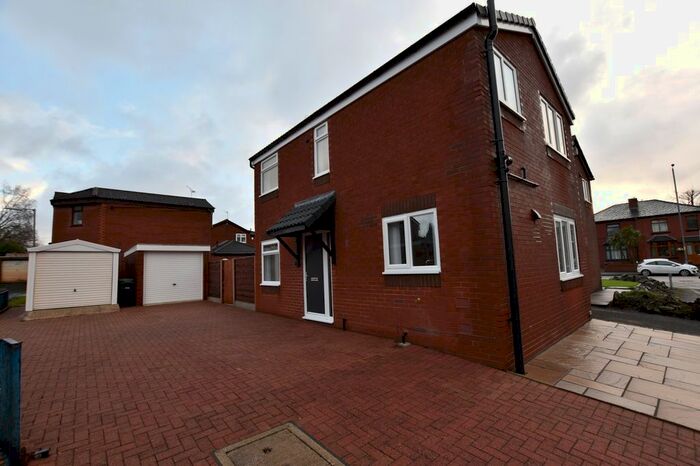 3 Bedroom Detached House To Rent In Bexhill Close, Little Lever, Bolton BL3