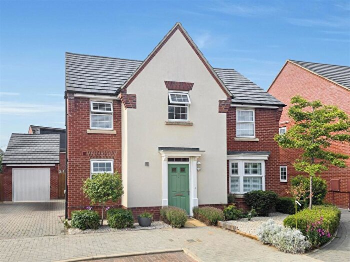 4 Bedroom Detached House For Sale In Swan Hunter Close, Brooklands, Milton Keynes, MK10