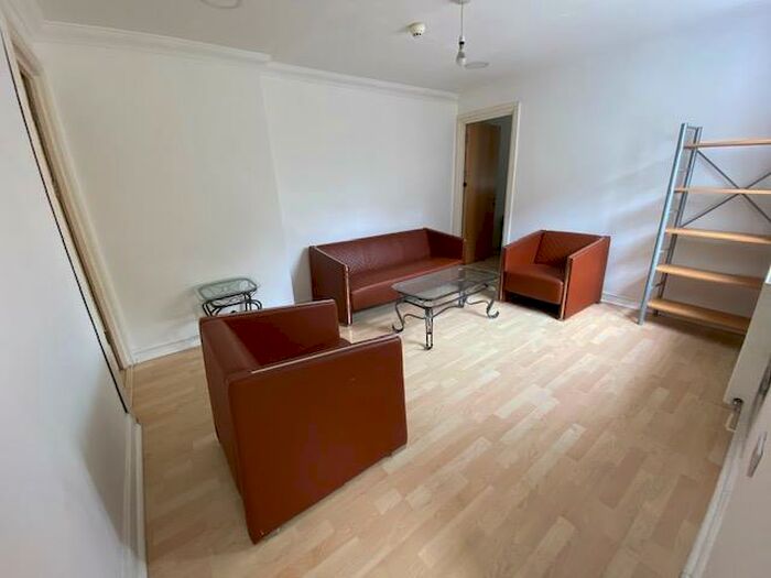 3 Bedroom Apartment To Rent In The Walk, Roath, Cardiff, CF24