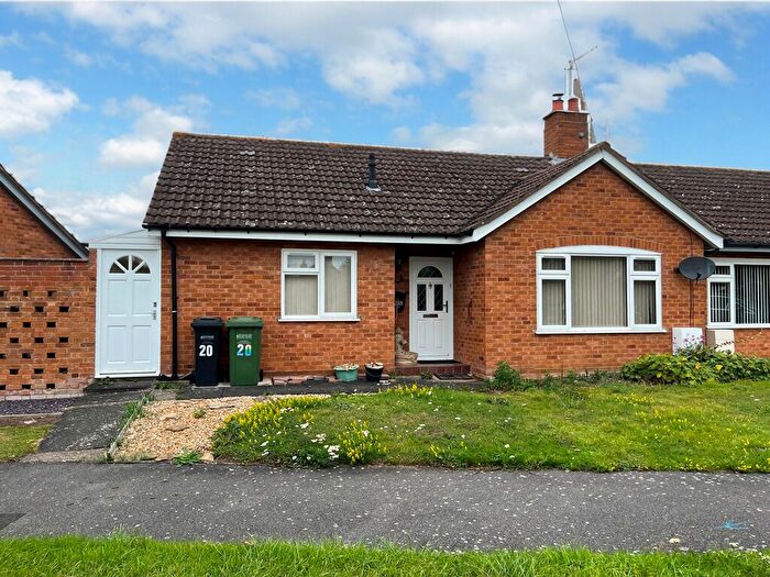 2 Bedroom Semi-Detached Bungalow For Sale In The Close, Cleeve Prior, WR11