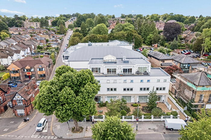 2 Bedroom Flat For Sale In High Street, Berkhamsted, HP4