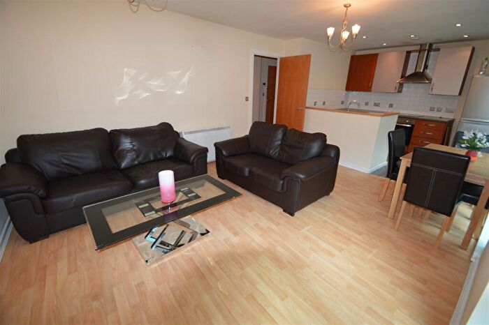 2 Bedroom Flat To Rent In City South, City Road East, Manchester, M15