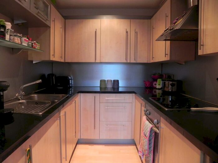 1 Bedroom Flat To Rent In Pall Mall, L3