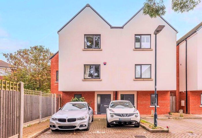 5 Bedroom House To Rent In Chatswood Mews, Sidcup, Kent, DA14