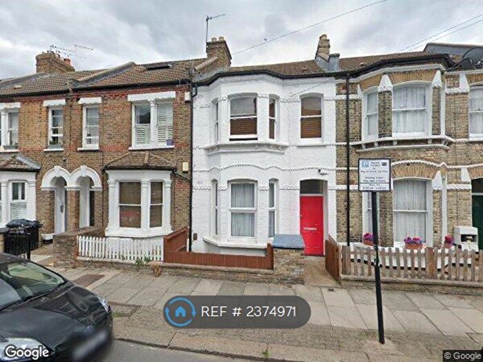 2 Bedroom Flat To Rent In Inworth Street, London, SW11