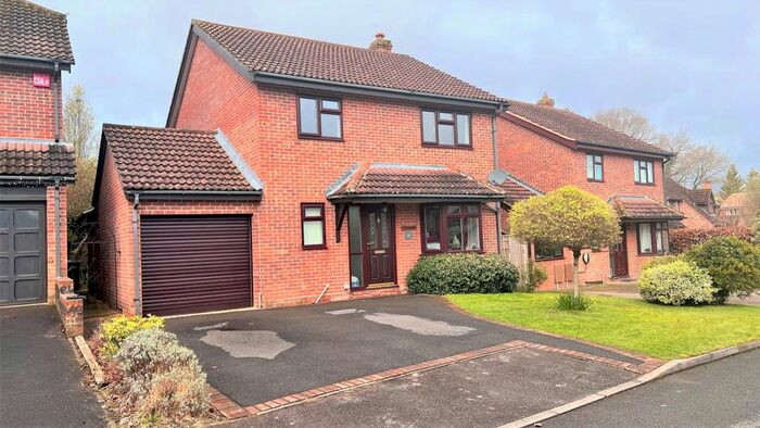 4 Bedroom Detached House To Rent In Head Down, Petersfield, Hampshire, GU31