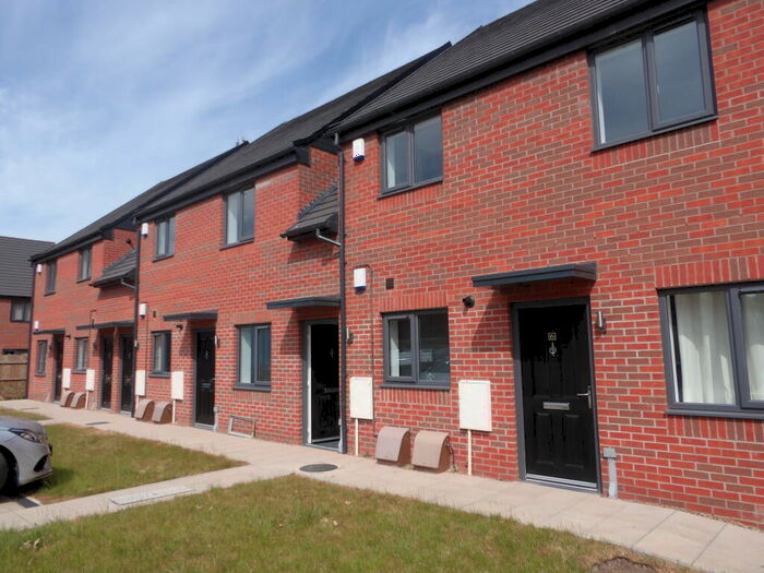 2 Bedroom Flat To Rent In Woodhouse Mews, Nottingham, NG5