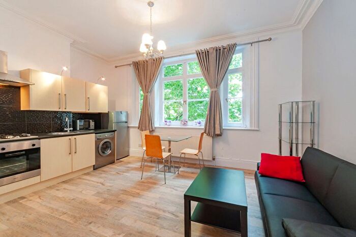 1 Bedroom Flat To Rent In Tottenham Court Road, Fitzrovia, London, W1T