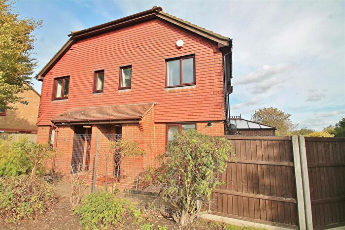 2 Bedroom End Of Terrace House To Rent In Pilgrims View, Greenhithe, Kent, DA9