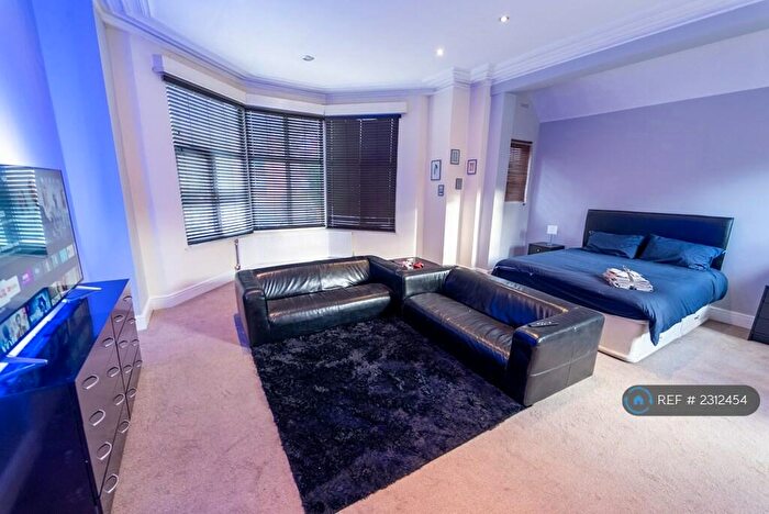 10 Bedroom Detached House To Rent In Salisbury Road, Moseley, Birmingham, B13