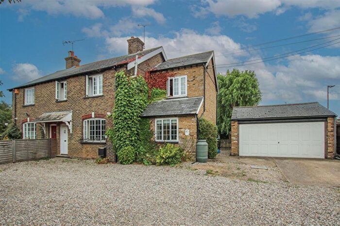 3 Bedroom Semi-Detached House For Sale In Tilbury Road, West Horndon, Brentwood, CM13
