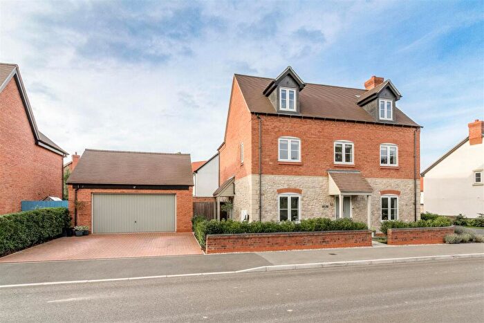 5 Bedroom Detached House For Sale In Priory Close, Breedon On The Hill, DE73