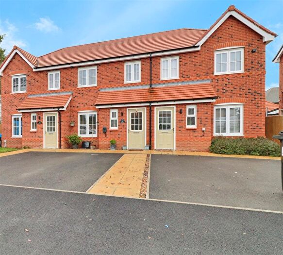 3 Bedroom Mews For Sale In Wren Drive, Crewe, CW1