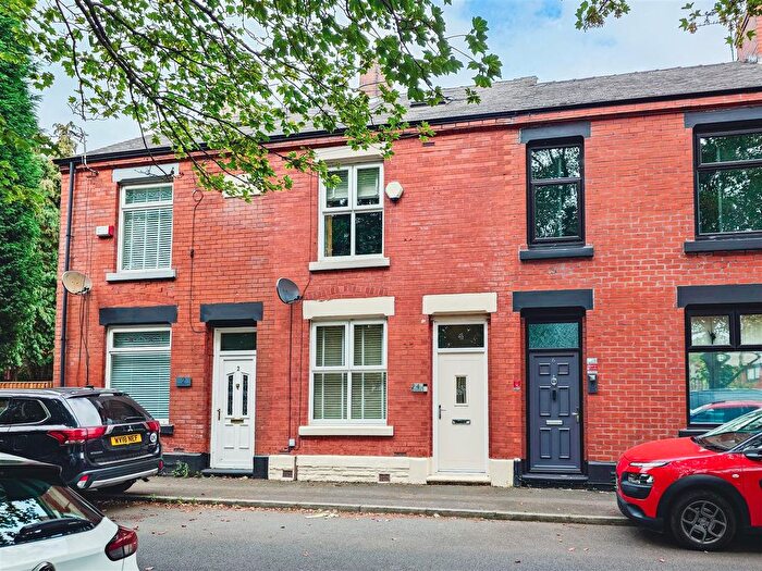 4 Bedroom Terraced House For Sale In Smith Street, Dukinfield, SK16