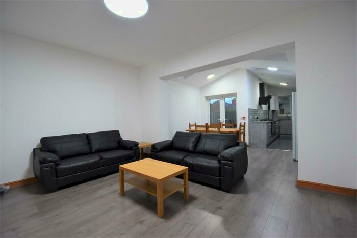 7 Bedroom Terraced House To Rent In Heeley Rd, Selly Oak. -mins Walk From University Of Birmingham, B29