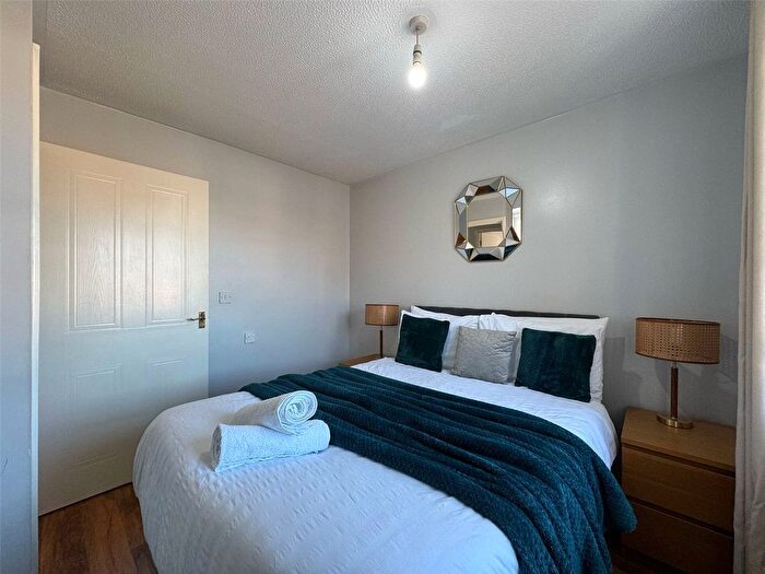 2 Bedroom Flat For Sale In Anson Place, Thamesmead, SE28