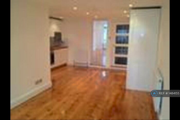 6 Bedroom Detached House To Rent In Choumert Rd, Peckham, SE15
