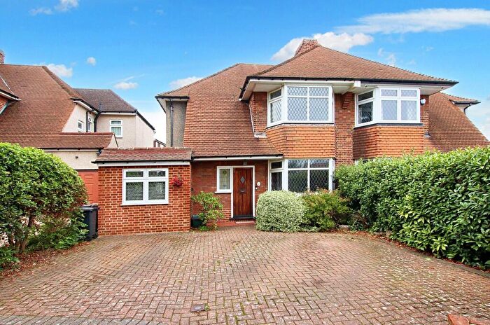 4 Bedroom Semi-Detached House For Sale In Heathway, Shirley, CR0